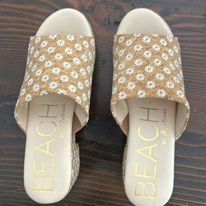 Never worn Beach slide on mule